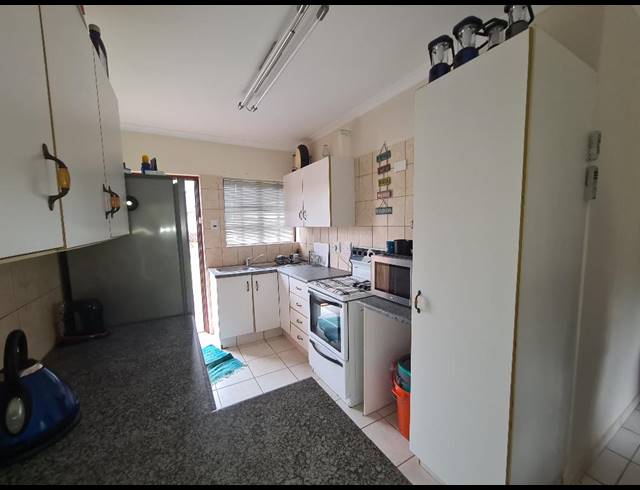 3 BEDROOM SIMPLEX FOR SALE IN SHELLY BEACH
